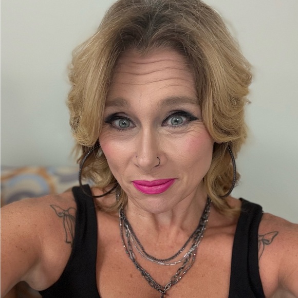 Meet your Posher, Wanda - Picture 1 of 1